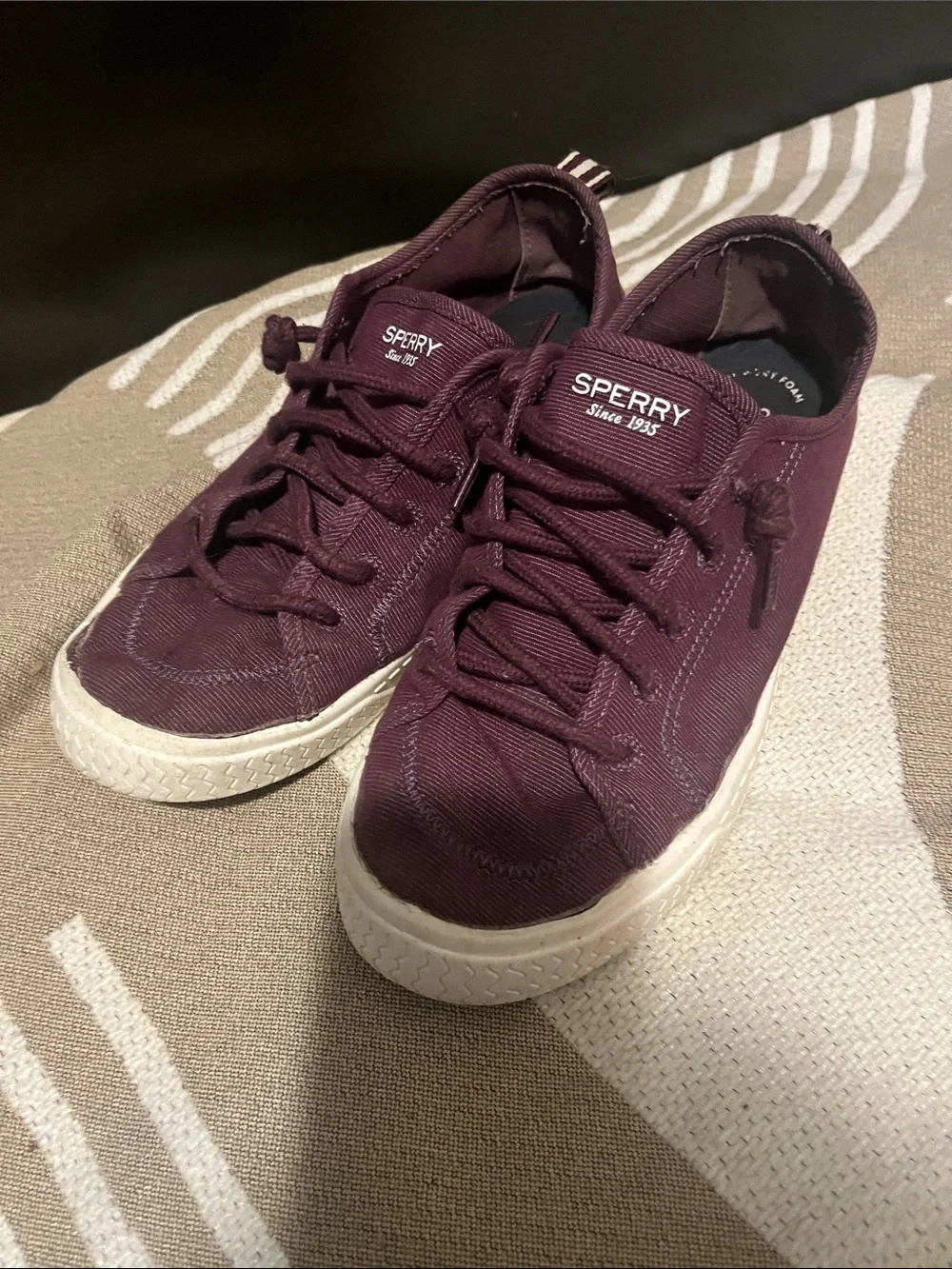 Sperry Men's Low-Top Boat Sneakers in Deep Plum with White Soles